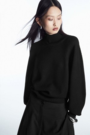 Black Cos Batwing-sleeve Merino Wool Sweater | XTWNI2076