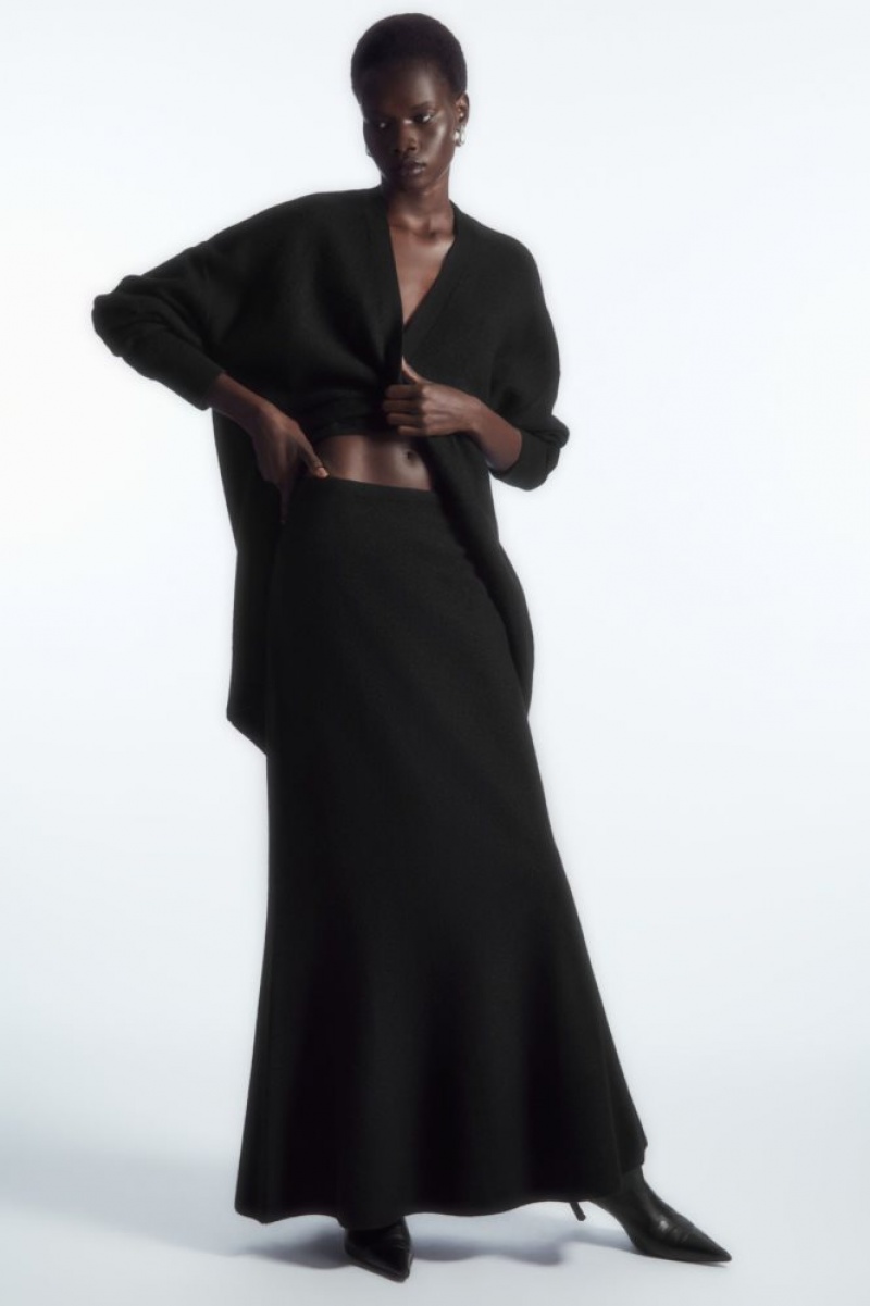 Black Cos Flared Merino Wool Maxi Skirt | GOYAP2685