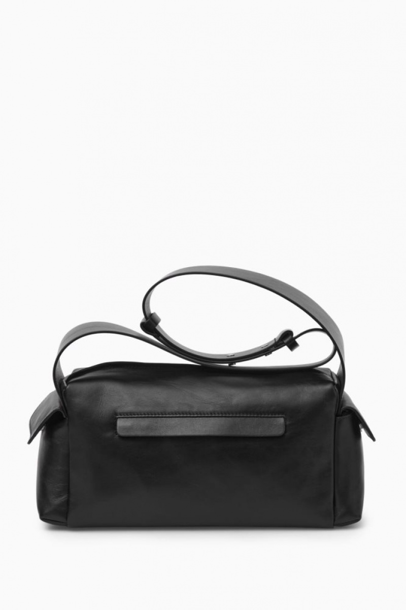 Black Cos Pocket Crossbody Leather | UOPNB3795