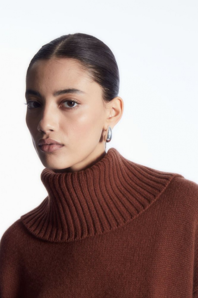 Red Cos Oversized Pure Cashmere Roll-neck Sweater | UYCDF1468